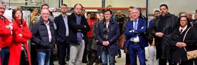 Medewerkers van Hits Service Nederland en wethouder Van Hemert van Rijswijk Medewerkers van Hits Service Nederland en wethouder Van Hemert van Rijswijk